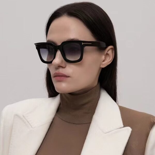 Tom Ford Leigh-02 FT1115