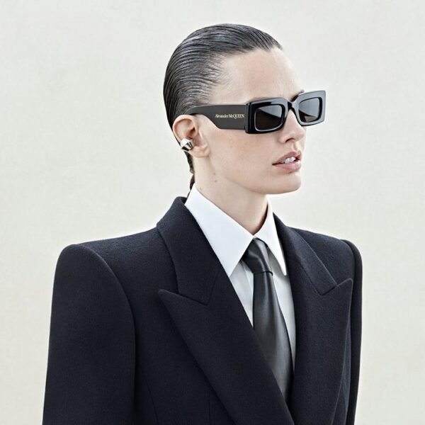 Alexander McQueen AM0433S